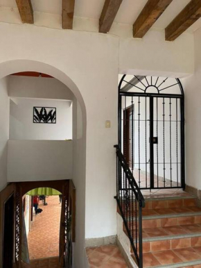 Casa Ceiba/Dpto. entero cerca del Centro Histórico